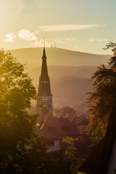 Petite ville au coucher du soleil Photo De Stock