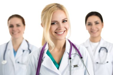 Genç sarışın kadın doktor portresi 