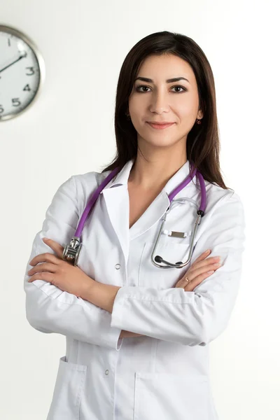 Bella sorridente medico medicina femminile — Foto Stock