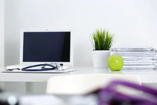 Medicine doctor's working table — Stock Photo, Image