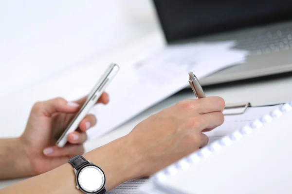 Close-up of female hands working with documents — Stock Photo, Image