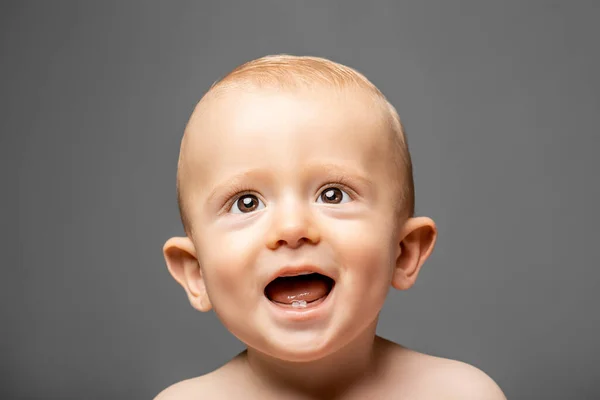 Primeiros Dentes Crescem Menino Meses Idade Conceito Cuidar Dentes Leite — Fotografia de Stock