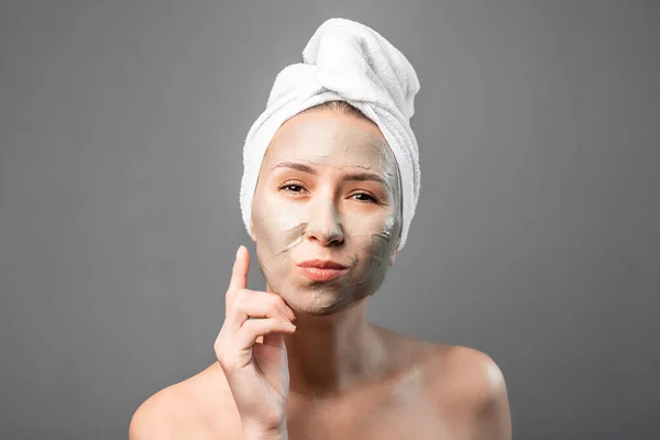 Beauty Young Woman Applying Fresh Treatments Mask Spa Treatments Care — Stock Photo, Image