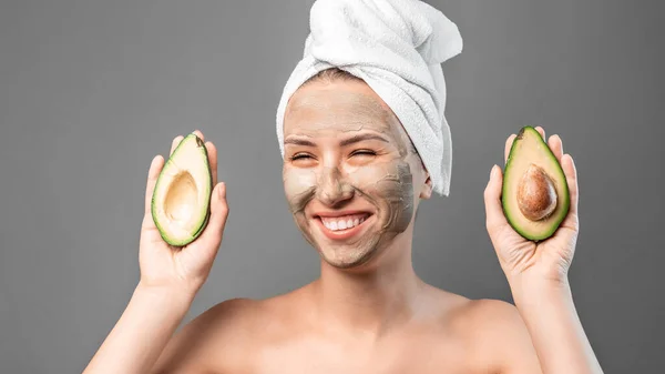 Funny Portrait Pretty Woman Towel Head Smile Holding Avocado Heaving — Stock Photo, Image