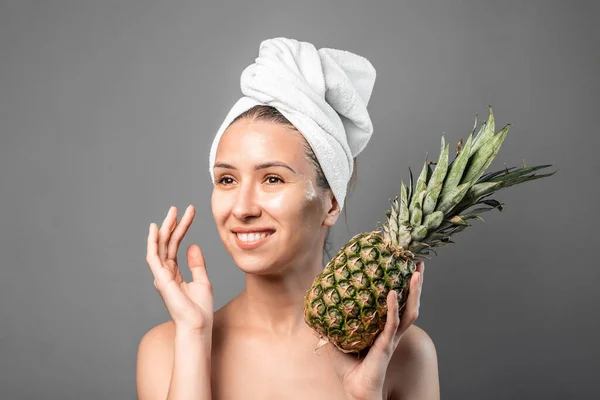 Beautiful Woman Towel Head Natural Mask Facial Wrinkles Creme Face — Stock Photo, Image