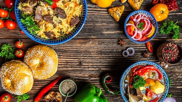 Узбецька Центральноазійська Кулінарія Заохочена Узбецька Їжа Pilaf Samsa Lagman Manti — стокове фото