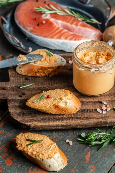 Pâte Poisson Maison Avec Des Herbes Saumon Fumé Tartinade Fromage — Photo