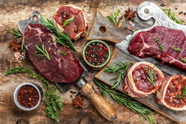 Variety Raw Beef Meat Steaks Grilling Seasoning Meat Butcher Knife — Stock Photo, Image