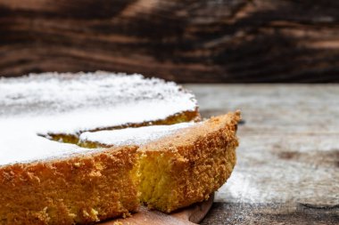 Ev yapımı yumurtalı pandispanya. Un sütü ve şeker, fırın arka planı konsepti. Metin için pankart, menü tarifi yeri,