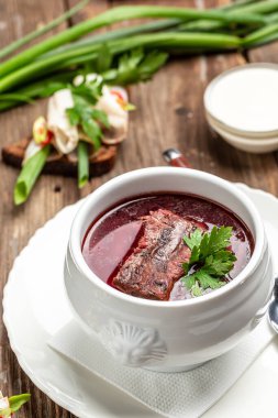 Borç çorbası, çorba, sebzeli pancar çorbası, geleneksel Ukrayna mutfağı, restoran menüsü, yemek kitabı tarifi.,