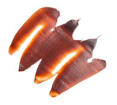 Beyaz arka planda izole edilmiş çikolata lekeli fırça darbeleri yemek tasarımı için tatlı tatlı sos dokusu.