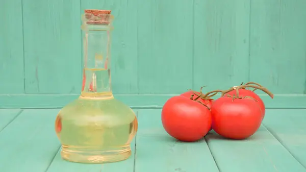 Glass Bottle Fresh Fragrant Oil Delicious Juicy Ripe Fresh Tomatoes — Stock Photo, Image