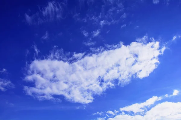 Прекрасне Блакитне Весняне Небо Штормових Хмарах — стокове фото
