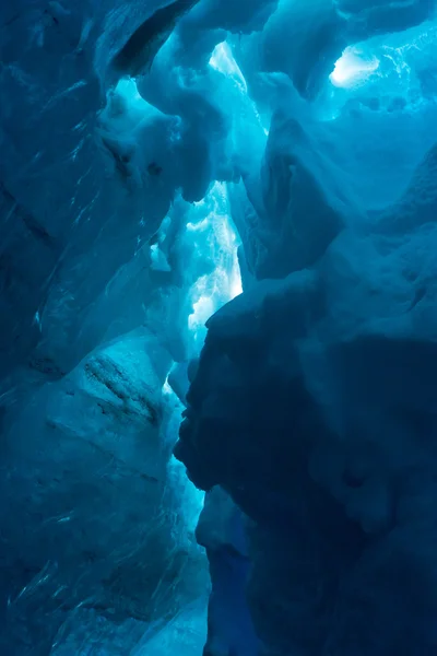 Grotte de glace dans le glacier Vatnajokull IslandeAn — Photo