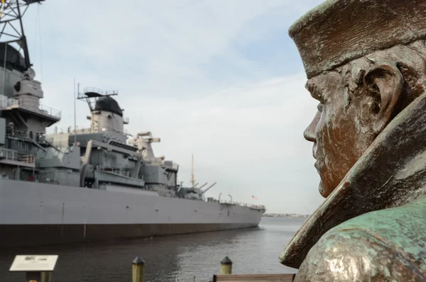 Lone Sailor in Norfolk Virginia — Stock Photo, Image