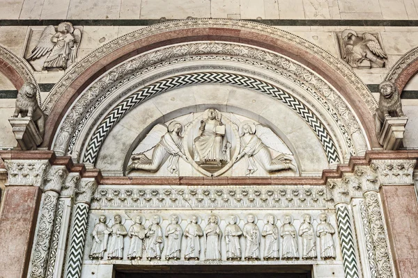 Portal of the church of San Martino — Stock Photo, Image