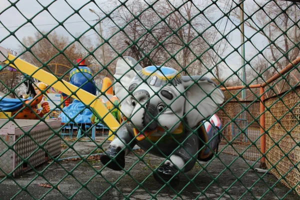 Russia Novosibirsk 2020 Buried Playground Empty Rides Entrance Prohibited Quarantine — Stock Photo, Image