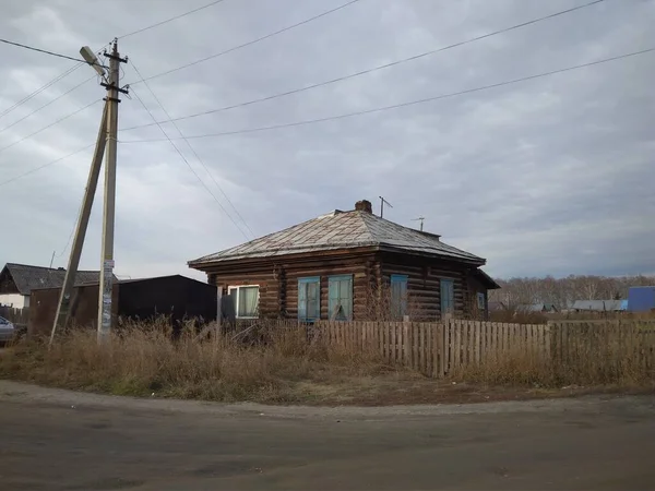 Russland Nowosibirsk 2019 Altes Verlassenes Holzhaus Einem Ländlichen Unbewohnten Dorf — Stockfoto