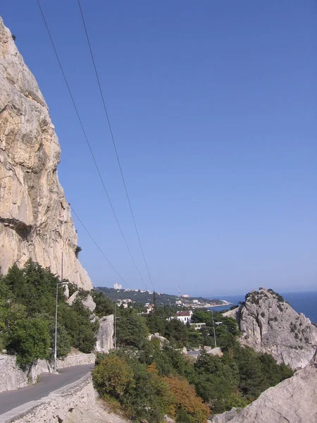 Дорога Горах Летом Туристов Серпантин Море — стоковое фото