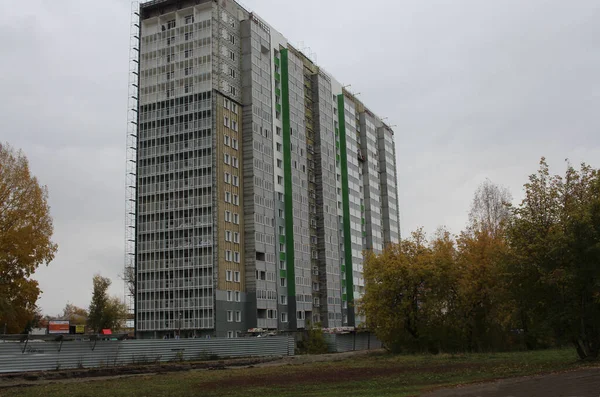 Russie Novossibirsk 2017 Construction Plusieurs Étages Façade Bâtiment Résidentiel Dans — Photo