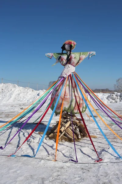Rusko Novosibirsk 2021 Postava Ženy Vycpané Svátek Maslenitsa Tradičním Symbolem — Stock fotografie