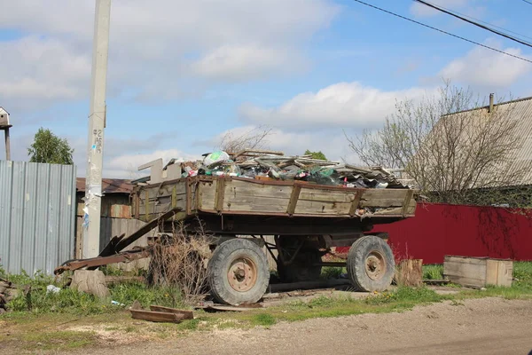 Russia Novosibirsk 2021 Broken Car Trailer Wheels Pile Garbage Landfill — Fotografia de Stock