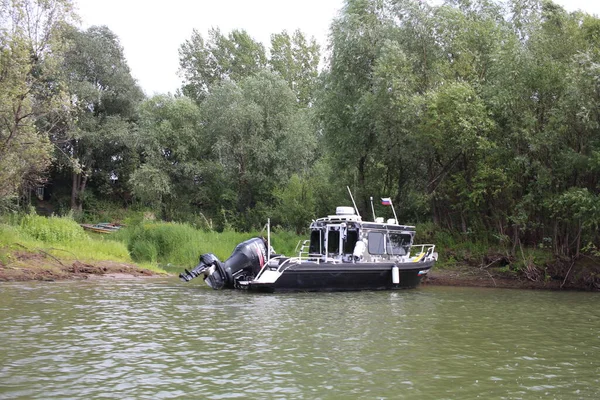 Rusland Novosibirsk 2020 Een Zwarte Boot Met Een Motor Een — Stockfoto