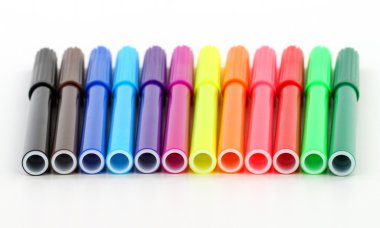 Çok renkli çocuk Keçeli Kalemler