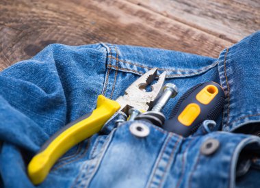 güçlü pense, vida ve onun cep Jeans Tornavidalar