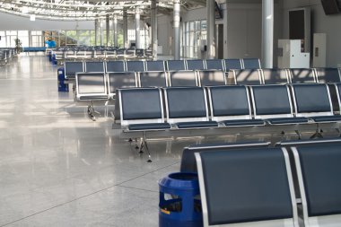 Havaalanı - Havalimanı büyük havaalanında oturma içinde