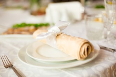 Boş plaka restoran ayarla