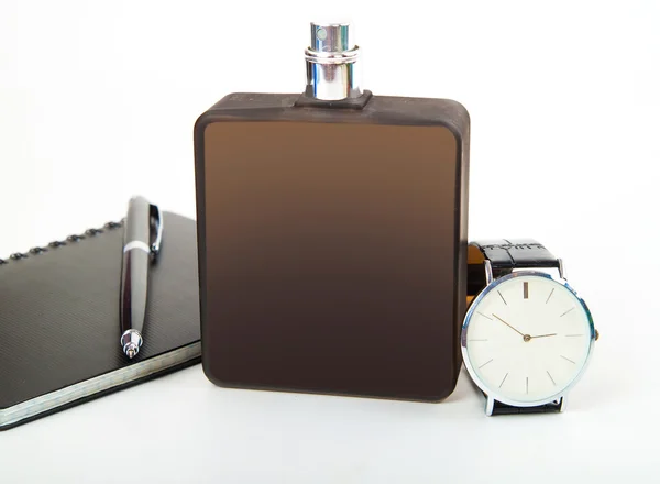Klasický obchodní gentlemanským sada (hodinky, parfémy, pero, mléčné výrobky) — Stock fotografie