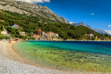 Güzel koyu ve Plajı, Brela, Dalmaçya bölge, Hırvatistan, Avrupa