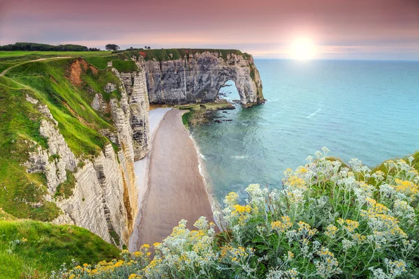 Spectacular la Manneporte natural rock arch wonder,Etretat,Normandy,France — Stock Photo, Image