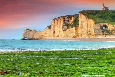 Muhteşem doğal taş kemer merak ediyorum, Etretat, Normandy, Fransa 