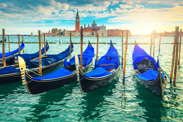 Gran Lugar Turístico Venecia Con Góndolas Ancladas Gran Canal Italia — Foto de Stock