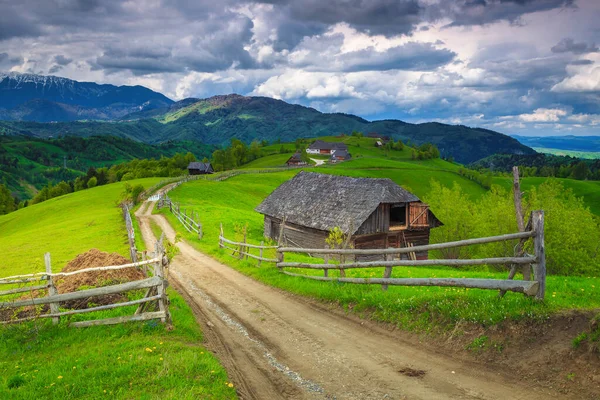 Prachtige Landelijke Omgeving Bergen Schattige Houten Hutten Tuin Simon Provincie — Stockfoto