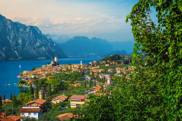 Cidade Malcesine Com Vista Para Lago Garda Partir Colina Viagens — Fotografia de Stock