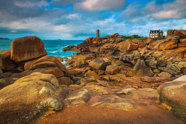 Ancien Phare Villa Balnéaire Avec Rochers Granit Sur Côte Atlantique — Photo