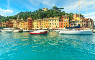 Portofino panorama, lüks liman ve renkli evleri, Liguria, İtalya, Avrupa