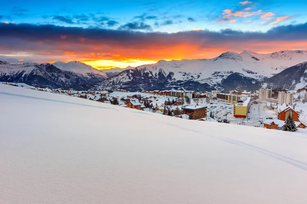 Famosa estância de esqui nos Alpes, Les Sybelles, França — Fotografia de Stock