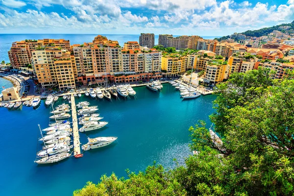 Luksusowy port i kolorowe budynki, Monte Carlo, Monaco, Europa — Zdjęcie stockowe