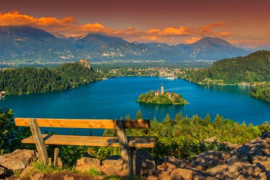 Dinlenme yeri ve Bled Gölü Panoraması, Slovenya, Avrupa