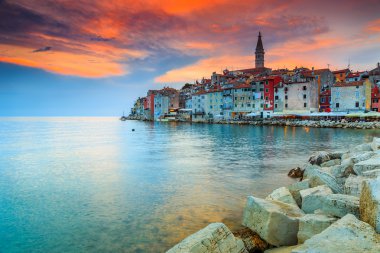 Rovinj eski şehir, Istria bölge, Hırvatistan, Europe ile çarpıcı günbatımı