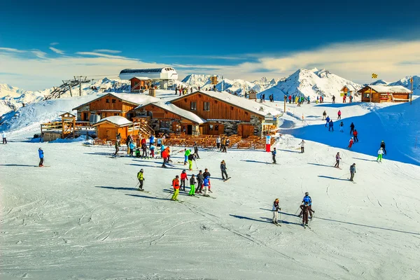 Wspaniały ośrodek narciarski w Europie Alpy, Les Menuires, Francja, — Zdjęcie stockowe