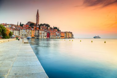 Rovinj eski şehir, Istria bölge, Hırvatistan, Europe ile çarpıcı günbatımı