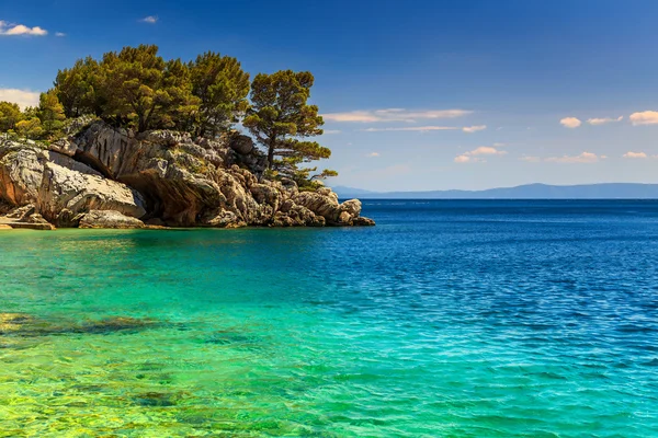 Bella penisola rocciosa, Brela, Riviera di Makarska, Dalmazia, Croazia, Europa — Foto Stock