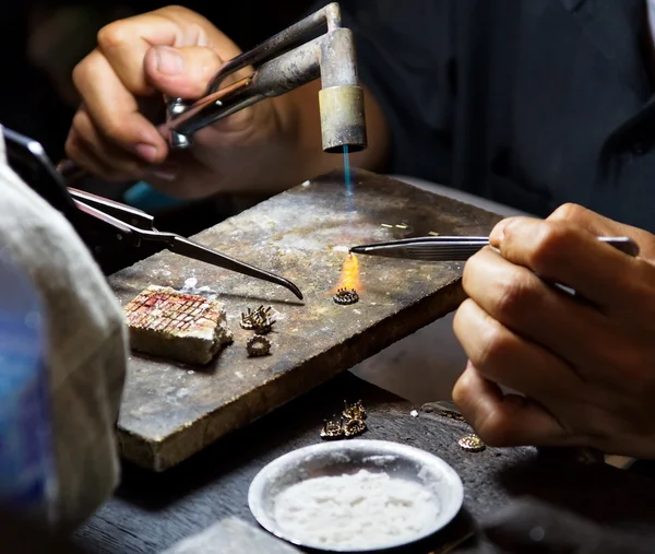 Arbeit Juwelier. — Stockfoto