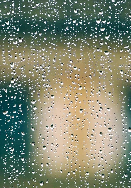 Kışın Yağmurlu Günlerde Pencereye Yağmur Damlaları Yağar — Stok fotoğraf