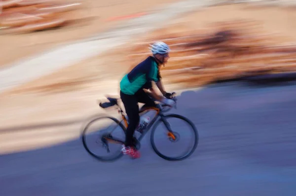 Ciclista Rua Cidade Bilbau Espanha — Fotografia de Stock